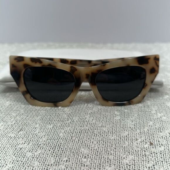 I-SEA Sofia Tortoise Polarized Cat Eye Sunglasses - Picture 2 of 10
